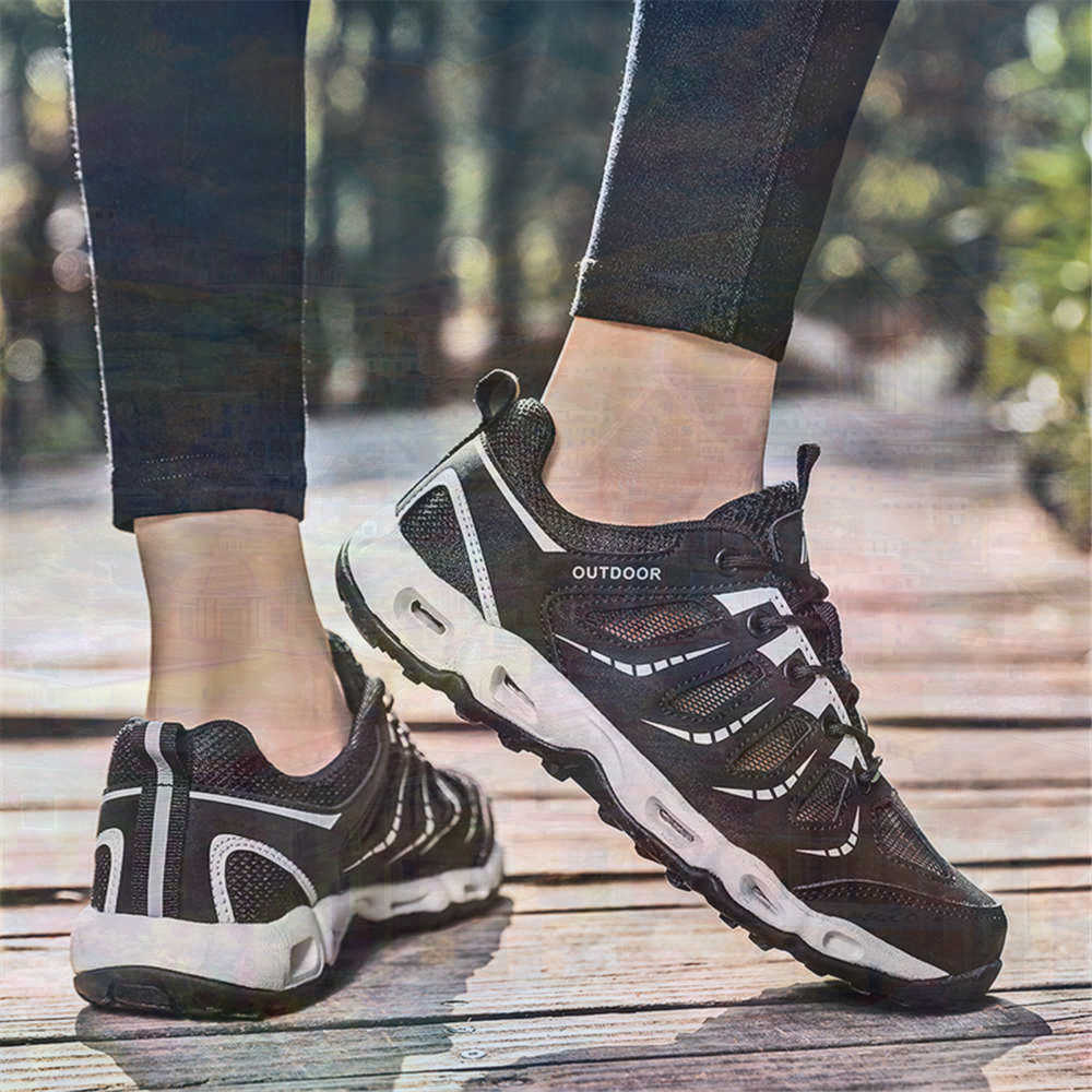 Sumer Round Tip Silver Sneaker - Vintage And Collectible Stores recension och pris